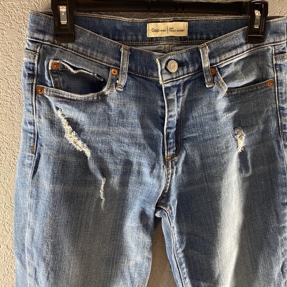 Gap True Skinny Mid Rise Distressed Jeans - Picture 2 of 9